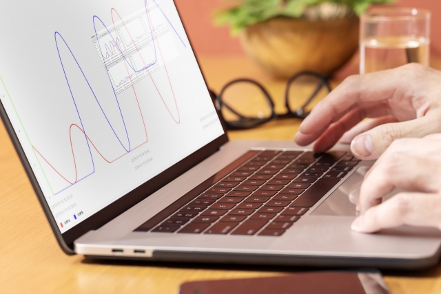 【Web分析は使いこなせていますか？】 工務店経営者・広報担当者の8割がお問い合わせが増えたと回答！ 改善に悩む企業が取り入れるべきツールとは